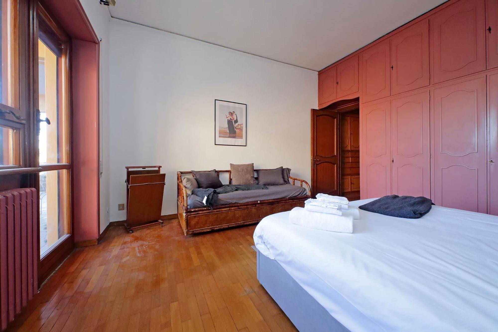 Anastasio Spacious
