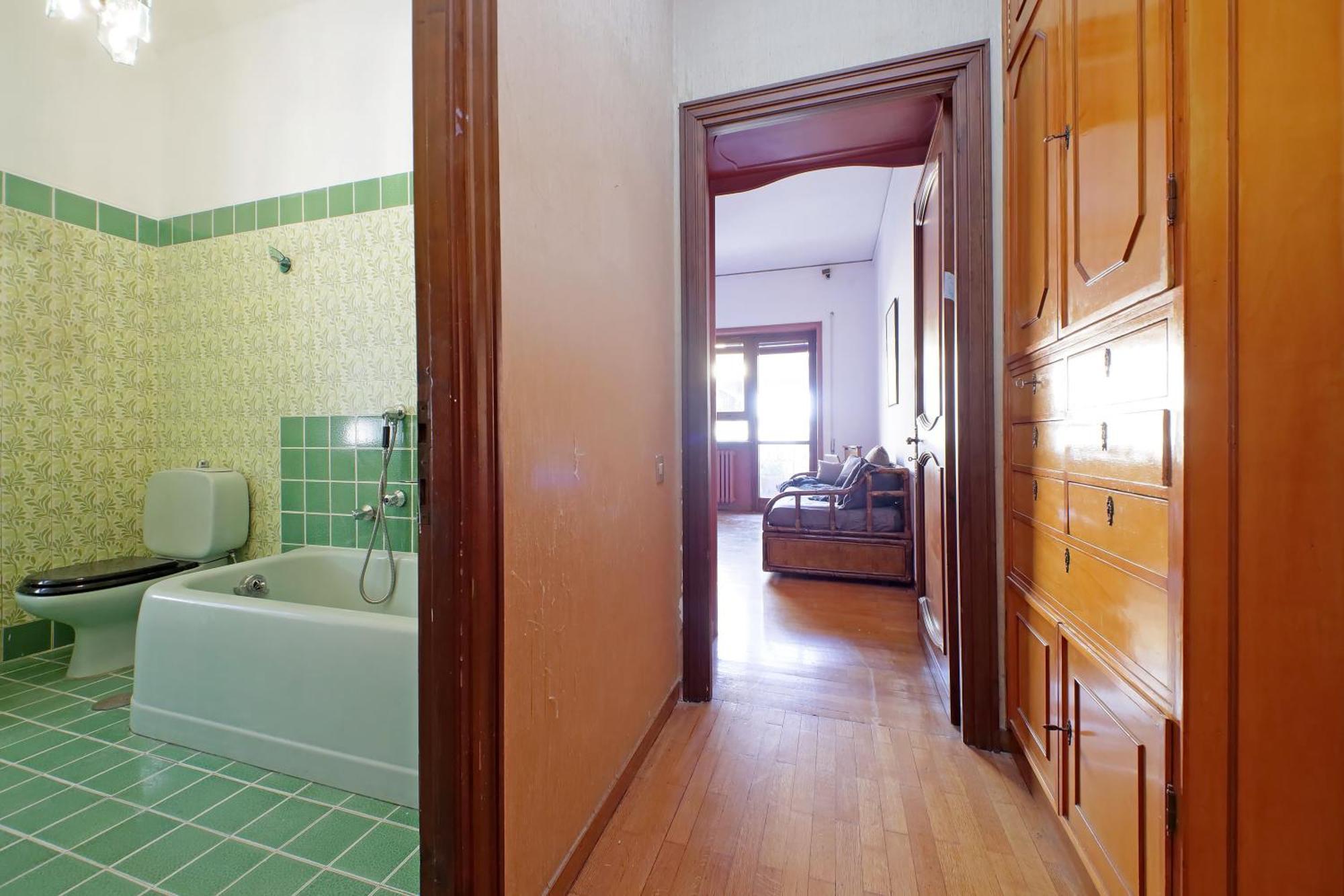 Anastasio Spacious *